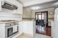 Cosy 3 Bedroom Home with Wifi Parking & Garden Hotels in Tilbury