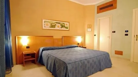 โรงแรมเอเดน in นาโปลี