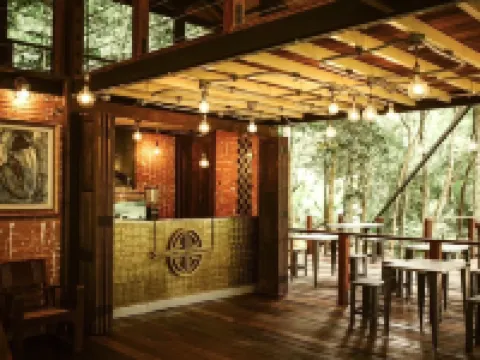 沃拉曼 B-One 薩科特山酒店