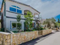 Apartment Hrg Hotels in Vir