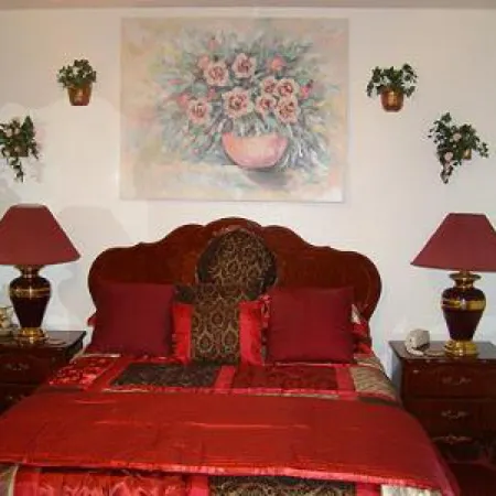 Tavares Inn
