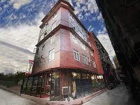 Hotel Osho Home โรงแรมใกล้หอคอยบาสันตาปูร์