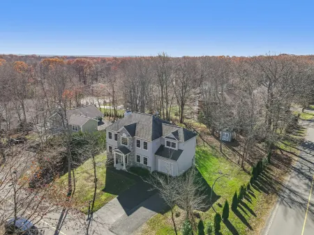 Cozy Fireplace Cobblestone Escape- Pocono Mountains