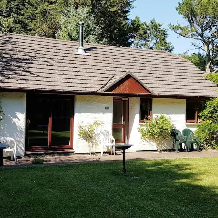 Beech Croft - 3 Bedroom Cottage, sleeps 6, near Perranporth, woodland setting