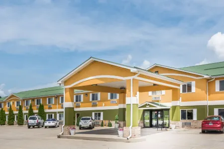 Super 8 by Wyndham Bedford