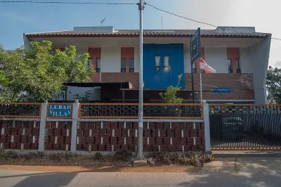 RedDoorz Syariah Near Krida Nusantara Hotels in Panyileukan