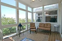 Luxury & Location in New Buffalo - Downtown, Close to Beach, Private Pool