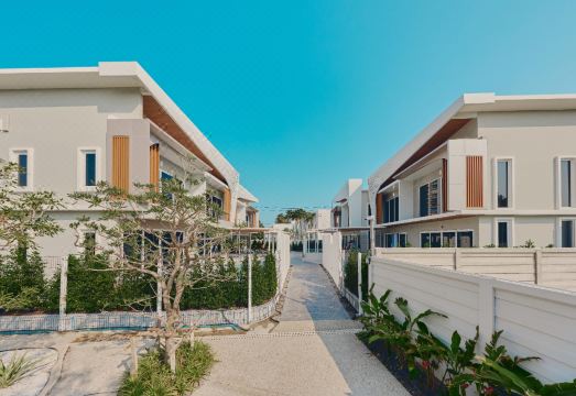 Baannunta Pool Villa의 모던한 객실 내부