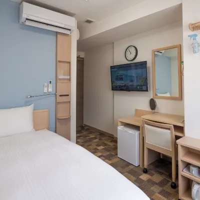 Toyoko Inn Kayabacho Eki Отели рядом с достопримечательностью «Станция метро Kayabacho »