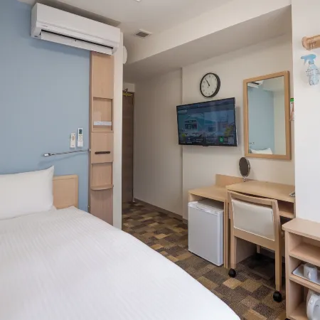 Toyoko Inn Kayabacho Eki Отели рядом с достопримечательностью «Станция метро Kayabacho »