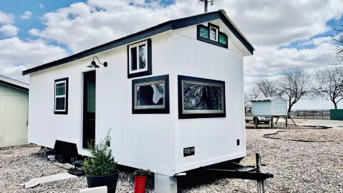 Peaceful Charming Tiny Home