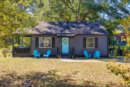 2 bedroom beauty with patio and yard, next to legion field