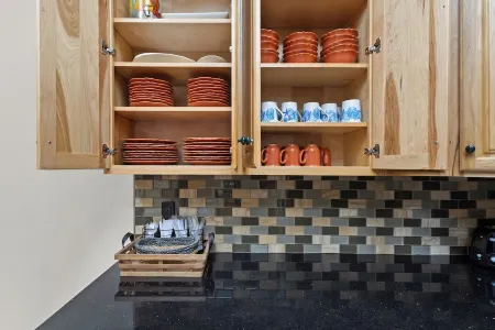 Southern Pines- Sleeps 18 with community pool and docks