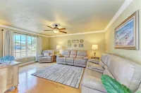 PARADISE RETREAT A 3/2 PET FRIENDLY POOL HOUSE