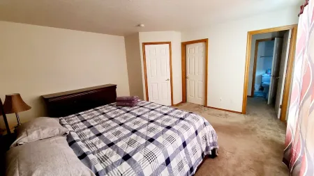 Spacious & Conveniently Located 4/2.5 House Отели рядом с достопримечательностью «Хокс Вью Уинери»