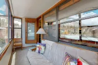 Center Village Studio w/ Sun Room, Kitchen, & Shared Hot Tub - Walk to Lift Hotels in Copper Mountain