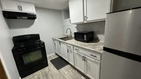 Peaceful one bedroom in university district