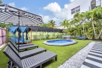Sparkling Pool and Soothing Hot Tub - Vibrant Oasis