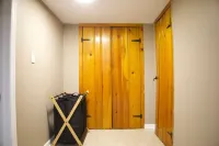 GoldenStudio 20Min NYC|GameTable+HeatedPool + PS5 Hotels in Bayonne