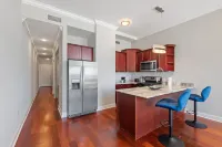 Rooftop Pool, Fitness Center, and Concierge Service - Lavish Modern Oasis