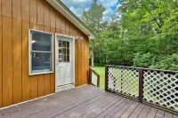 Mountain Escape with Fire Pit and BBQ Grill - Charming Cozy Retreat Hotels in Mendon