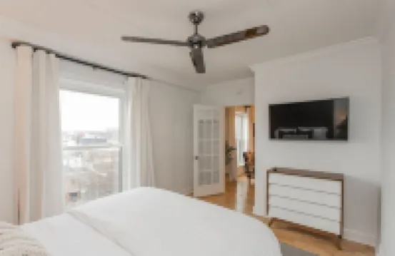 Guitar-Shaped Pool and Free Parking - Charming Music City Oasis