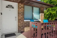 Tranquil Haven Near Downtown Attractions - Stylish Cozy Retreat Hoteles en Municipio de Fondulac
