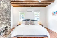 SUNSET -  King Suite w/ Kitchenette!