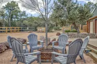 Gorgeous Cabin w/direct trail access for hiking & off roading!