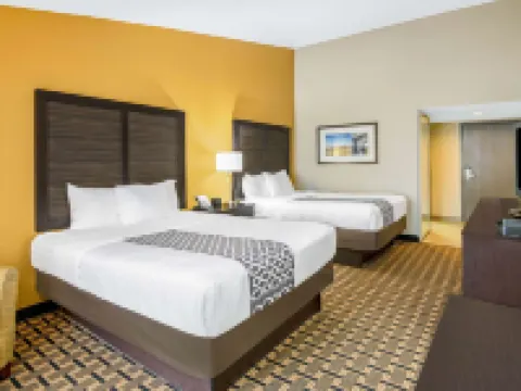 La Quinta Inn & Suites by Wyndham Denison - N. Lake Texoma Hotels in Denison