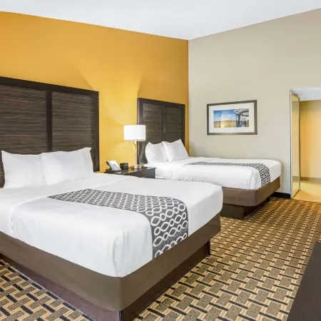 La Quinta Inn & Suites by Wyndham Denison - N. Lake Texoma Hotels in Denison