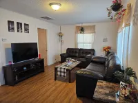 Inviting home, with large yard and free parking