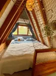 Renoviertes Nurdachhaus in Ostfriesischer Natur am Wasser für Familien