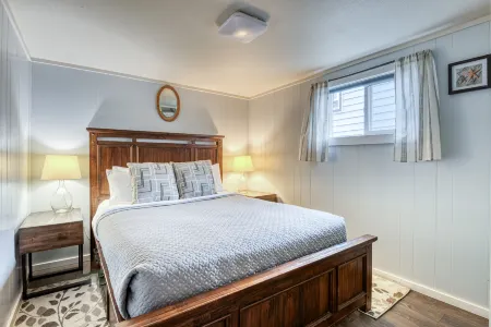 Spacious Living Area and Kitchenette - Charming Family Escape Отели в г. Нетартс