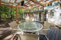 Wooded Acres and Unique Handmade Touches - Charming Eco Retreat