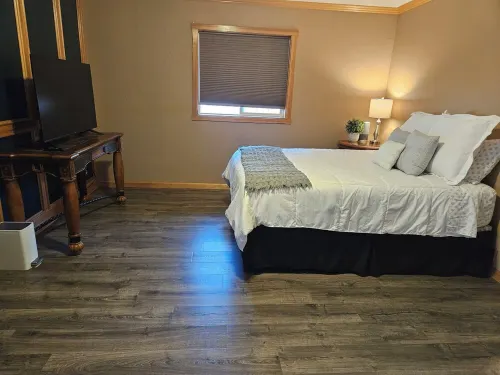 Diamond D Fully Furnished 1 Bedroom Guest House Hotels in Josephine County