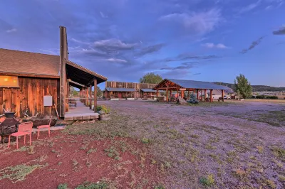 Trapper's Rendezvous Hotel dekat Bill Williams Monument Park