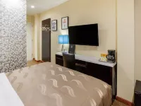 Quality Inn Near Sunset Park Hotels near Bensonhurst Park