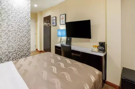 Quality Inn Near Sunset Park Отели рядом с достопримечательностью «Бруклинский ботанический сад»