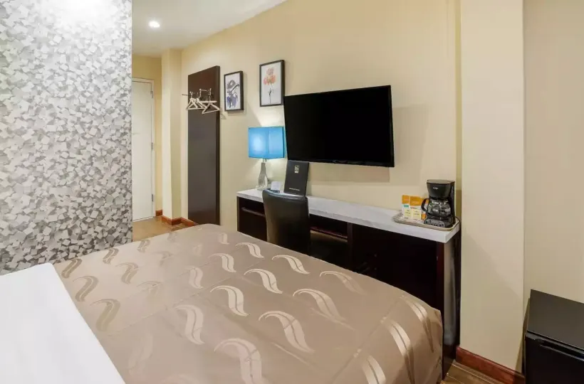 Quality Inn Near Sunset Park