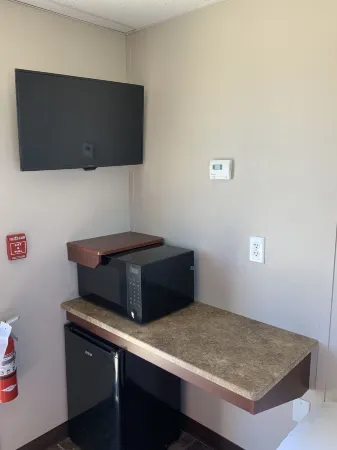 Karbani Inn Отели рядом с Аэропорт Карлсбад