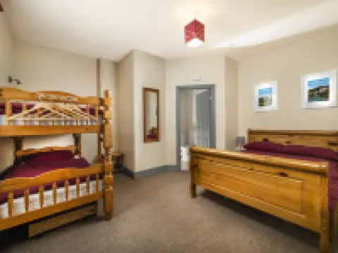 Llangollen Hostel - Book Whole Room - Self Catering Facilities Hotels in Llangollen