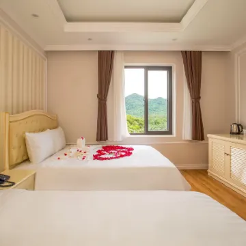 Maya Hotel 2 Hotels near Bãi Đầm Trầu