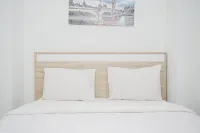 Comfort and Minimalist Studio Apartment at Springwood Residence Hotell i Panunggangan