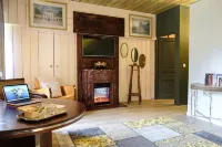 Domaine du Lieu des Brocs - Country Club Hotels in Brucourt