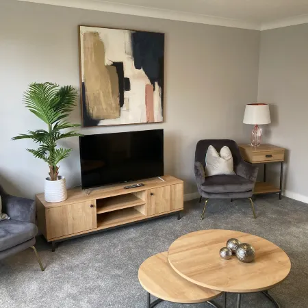 Leeward House - Donnini Apartments