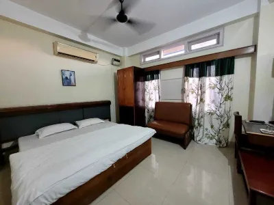 Hotel Pradyut Hotels near City hub