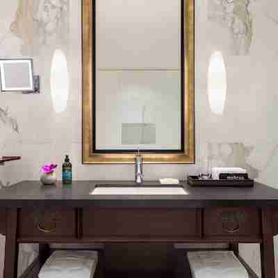 Hyatt Vancouver Downtown Alberni Rooms