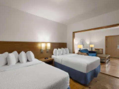 Days Inn by Wyndham Kill Devil Hills Oceanfront - Wilbur Hotels in Kill Devil Hills