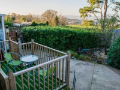 Cosy Snug Room - Near Lyme Regis - Private Balcony with Country Views & Free Parking Hotels in Axminster